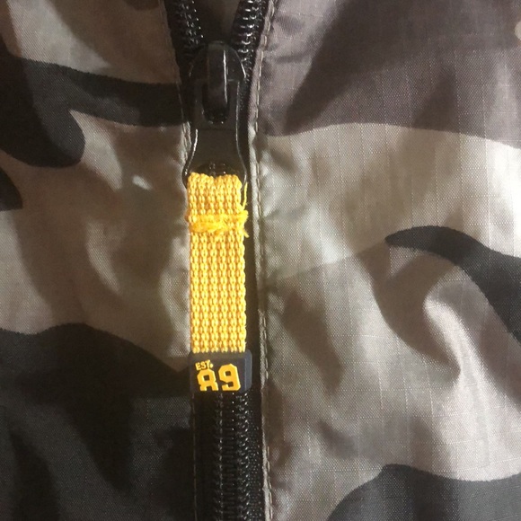 The children’s place rain/windbreaker - Picture 2 of 5